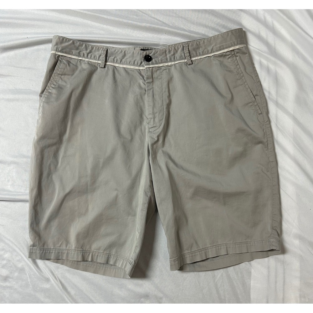 Hugo Boss Clyde Regular Fit Khaki Beige Chino Shorts Mens 34 Stretch Cotton